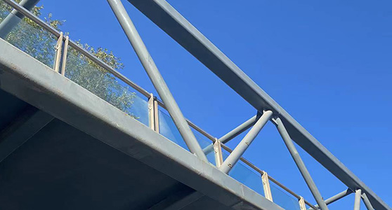 沈陽鋼結(jié)構(gòu)工程公司分享鋼結(jié)構(gòu)焊接質(zhì)量怎么查？鋼結(jié)構(gòu)制作質(zhì)量通病有哪些？